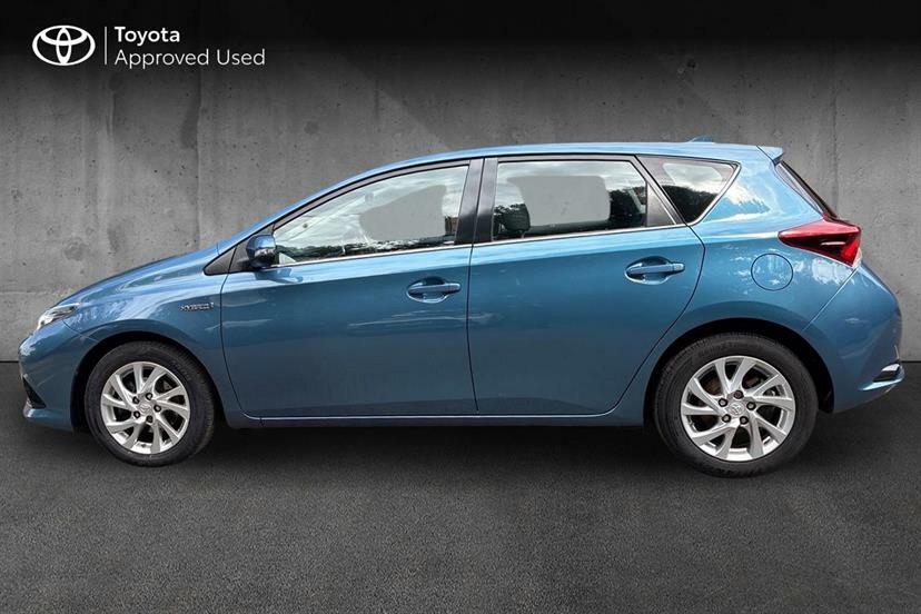 Toyota Auris 1.6 V-matic Icon-plus Red #15