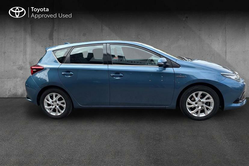 Toyota Auris 1.6 V-matic Icon-plus Red #14