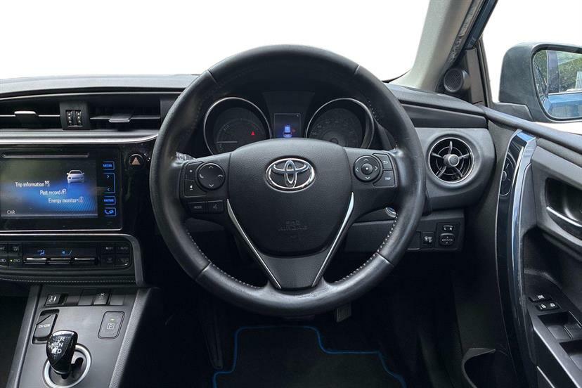 Toyota Auris 1.6 V-matic Icon-plus Red #7