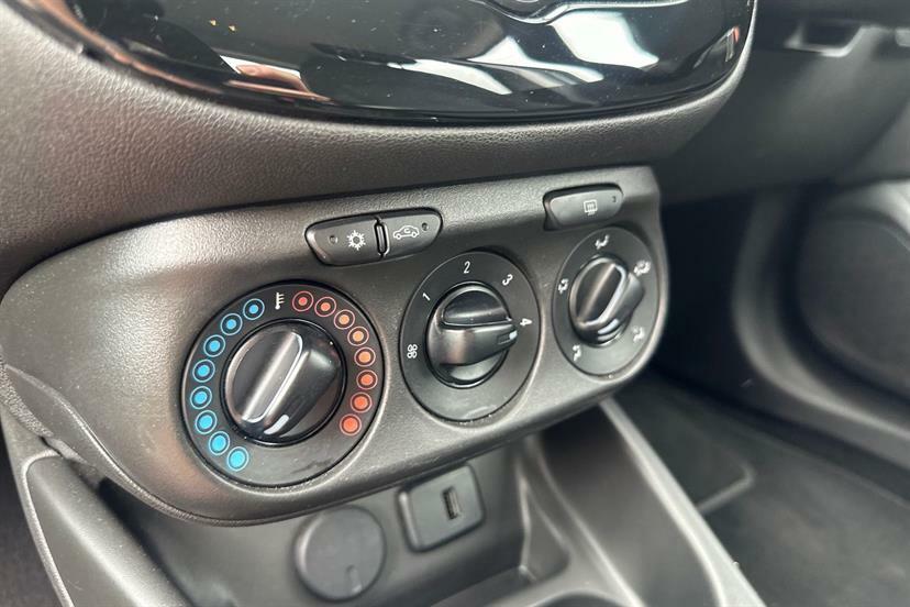 Vauxhall Corsa 1.4 Energy Ac Ecoflex 74 Bhp Blue #15