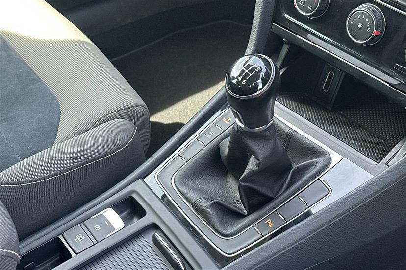 Volkswagen Golf 1.4 Tsi S 125Ps Dsg Black #8