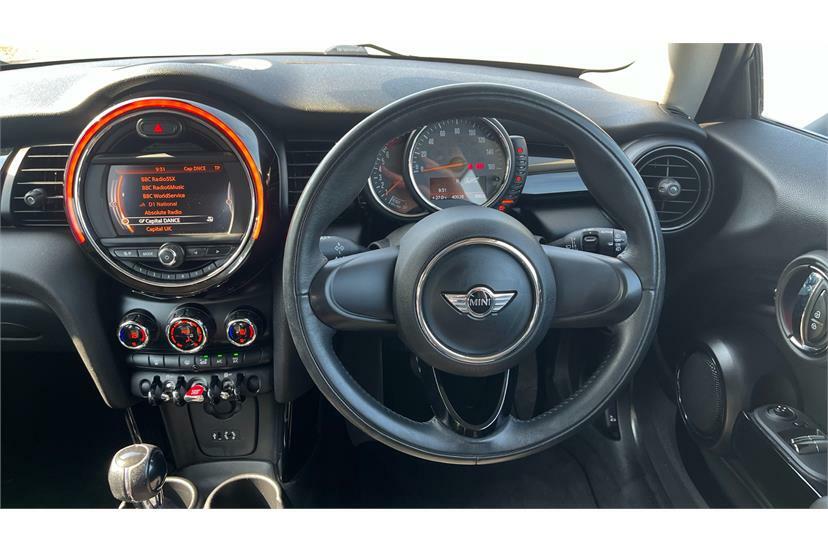 Mini Hatch 1.2 One 101 Bhp Visual Boost Radio, Interior Li Red #5