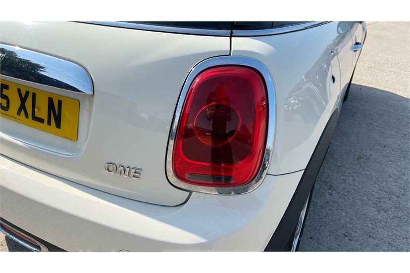 Mini Hatch 1.2 One 101 Bhp Visual Boost Radio, Interior Li Red #18