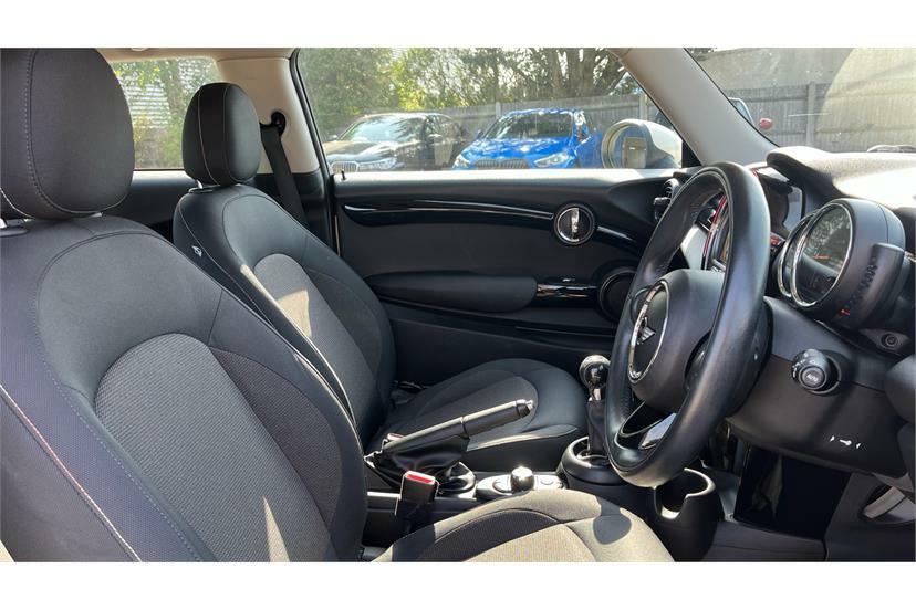 Mini Hatch 1.2 One 101 Bhp Visual Boost Radio, Interior Li Red #9