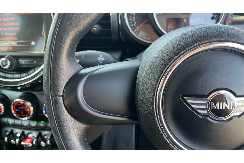 Mini Hatch 1.2 One 101 Bhp Visual Boost Radio, Interior Li Red #15