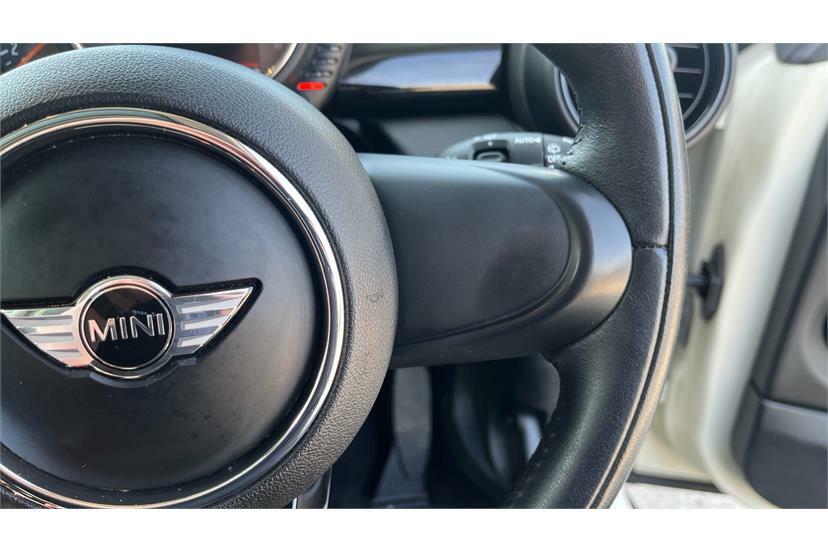 Mini Hatch 1.2 One 101 Bhp Visual Boost Radio, Interior Li Red #16