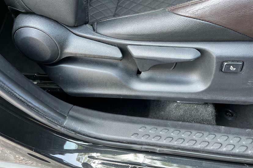 Toyota C-Hr 1.2T Dynamic Silver #48