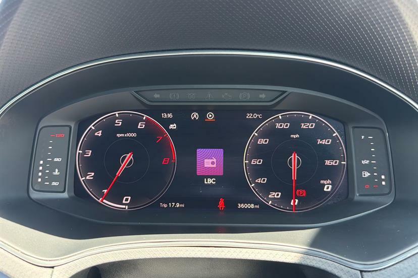 Seat Arona 1.0 Tsi Fr Edition Dsg 109 Bhp Red #33