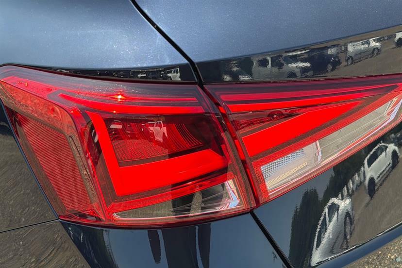 Seat Arona 1.0 Tsi Fr Edition Dsg 109 Bhp Red #23