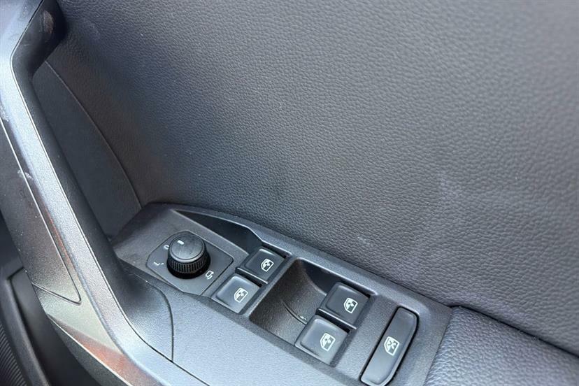 Seat Arona 1.0 Tsi Fr Edition Dsg 109 Bhp Red #29