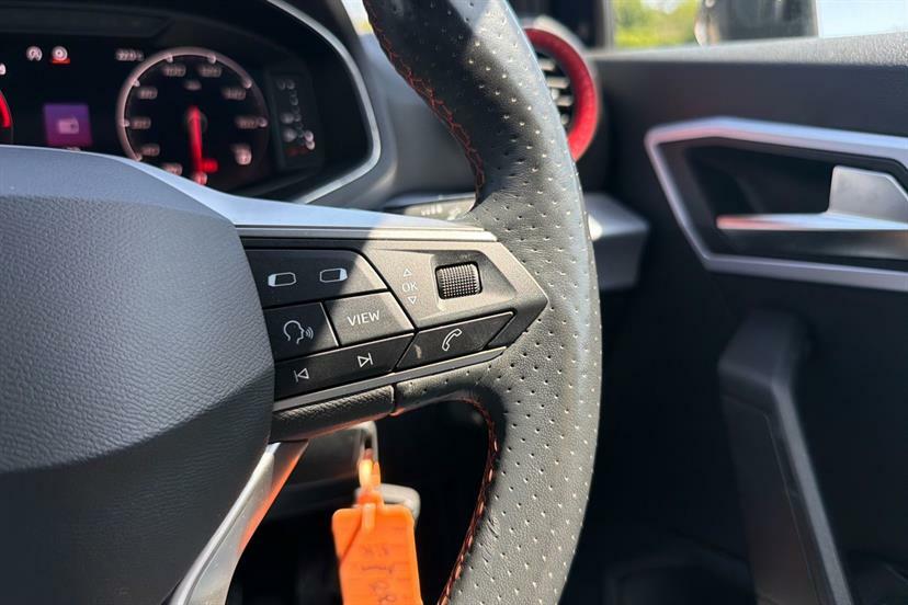 Seat Arona 1.0 Tsi Fr Edition Dsg 109 Bhp Red #26