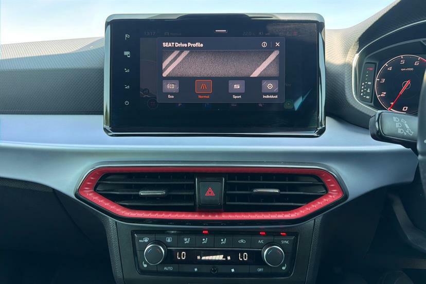 Seat Arona 1.0 Tsi Fr Edition Dsg 109 Bhp Red #40