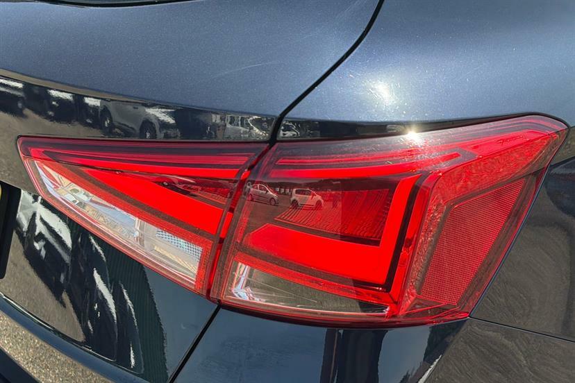 Seat Arona 1.0 Tsi Fr Edition Dsg 109 Bhp Red #22