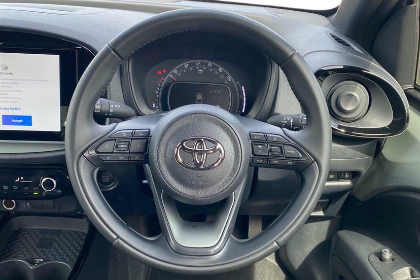 Toyota Aygo X 1.0 Vvt-i Pure #8