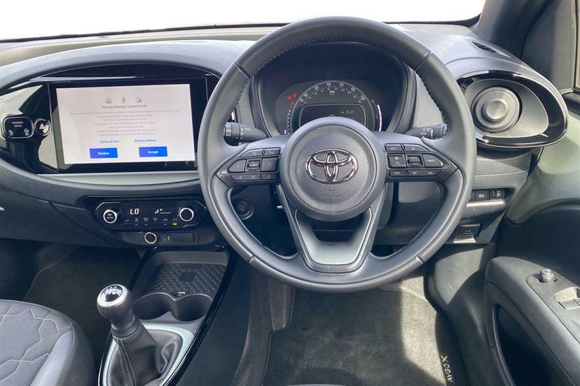 Toyota Aygo X 1.0 Vvt-i Exclusive Black #6