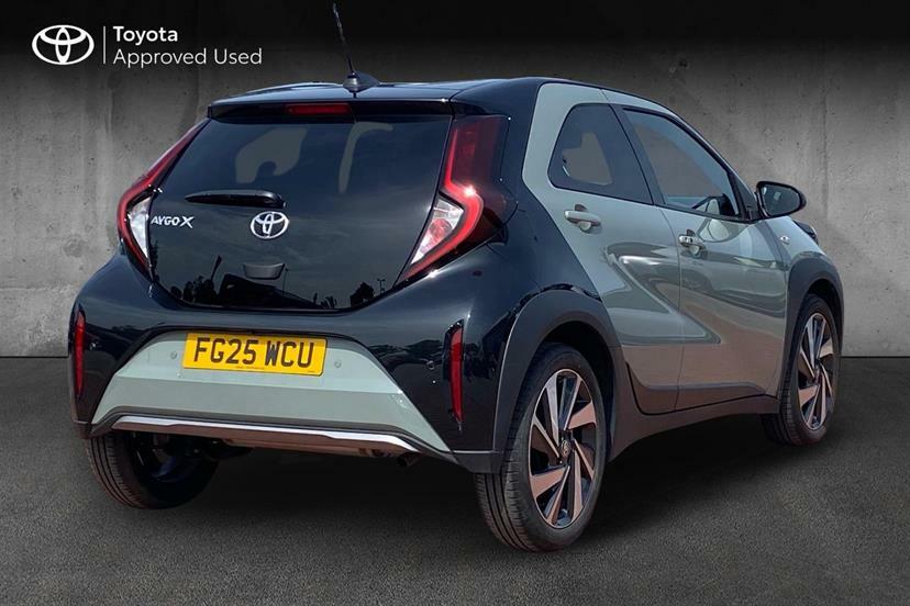 Toyota Aygo X 1.0 Vvt-i Exclusive Black #2