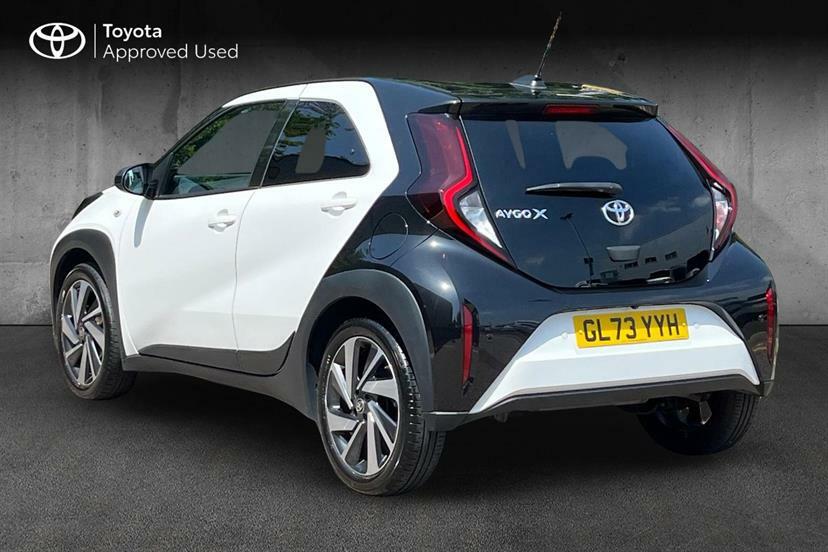 Toyota Aygo X 1.0 Vvt-i Edge Parking Black #2