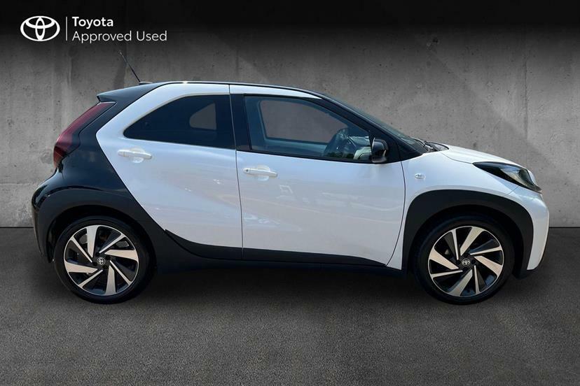 Toyota Aygo X 1.0 Vvt-i Edge Parking Black #3