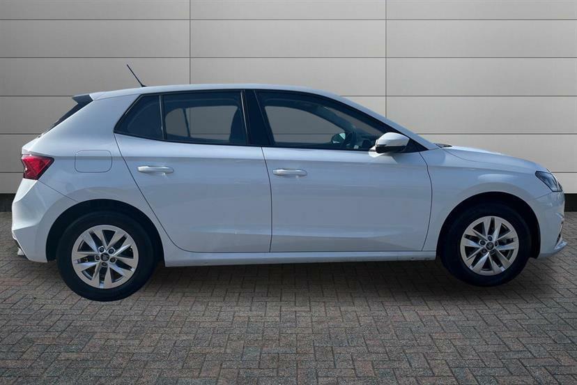 Skoda Fabia 1.0 Tsi Se Edition White #3