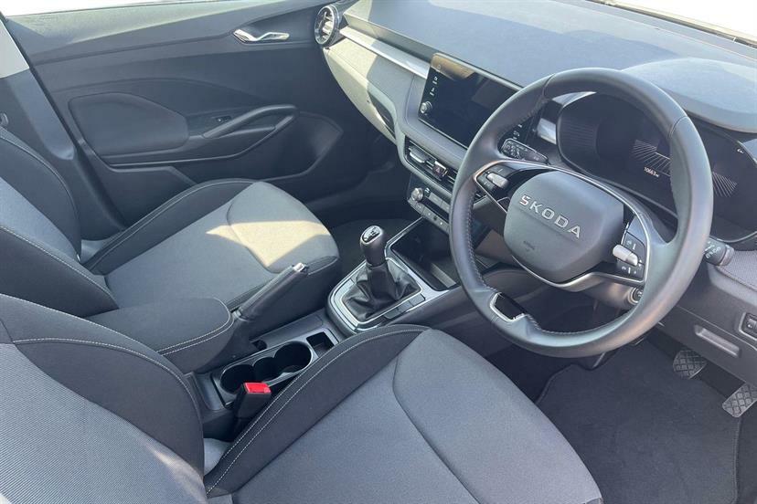 Skoda Fabia 1.0 Tsi Se Edition White #5