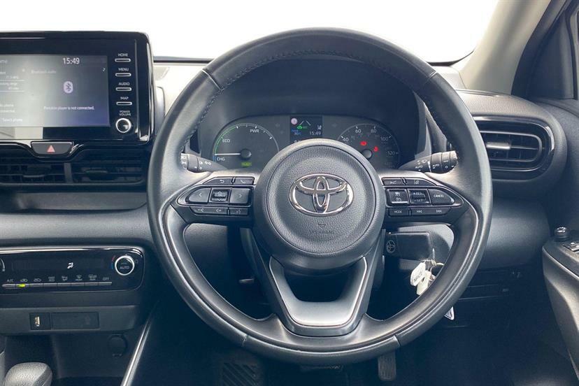 Toyota Yaris 1.5 Hybrid Icon Cvt White #6