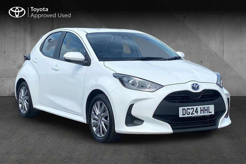 Toyota Yaris 1.5 Hybrid Icon Cvt White