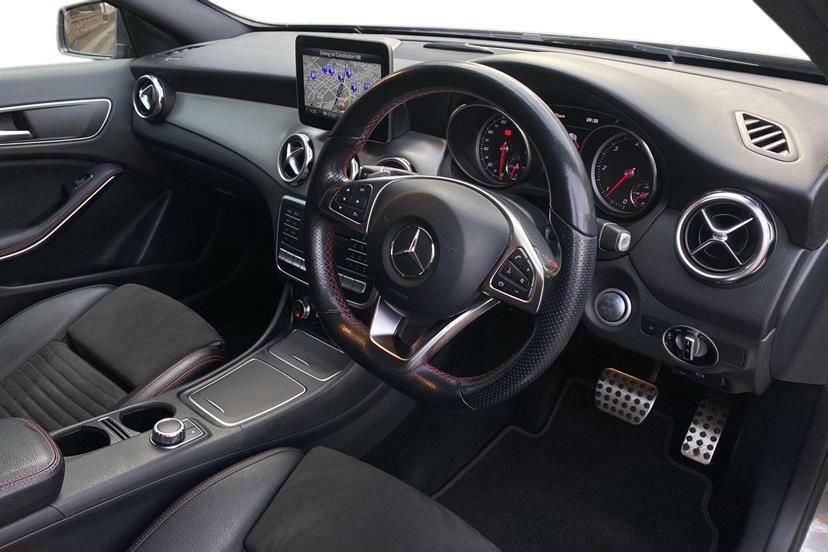 Mercedes-Benz GLA Class 200D 4Matic Amg Line Premium Grey #5