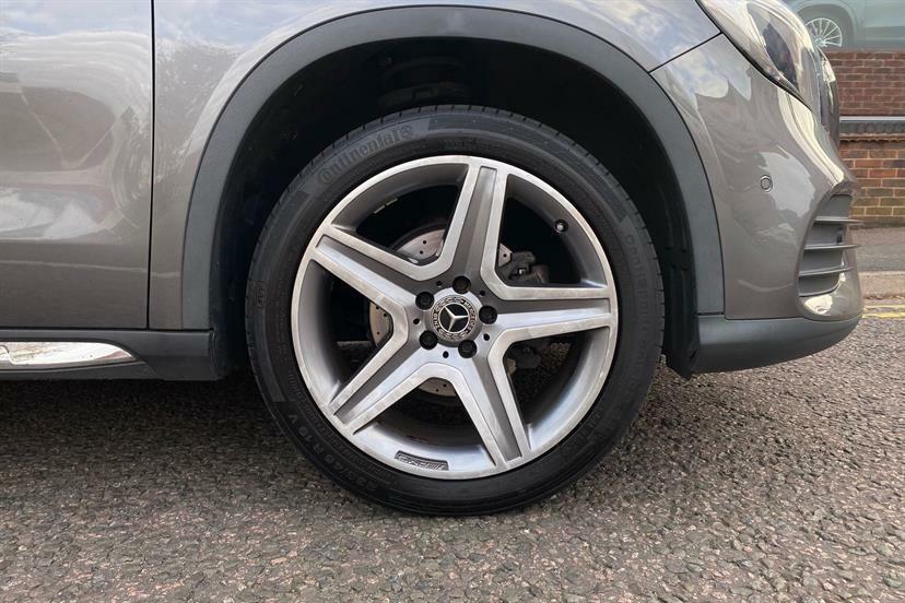 Mercedes-Benz GLA Class 200D 4Matic Amg Line Premium Grey #4