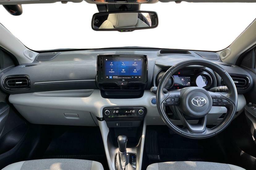 Toyota Yaris 1.5 Hybrid Excel Cvt Tech Packpanoramic Rf Black #6