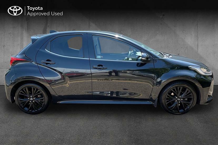 Toyota Yaris 1.5 Hybrid Excel Cvt Tech Packpanoramic Rf Black #4