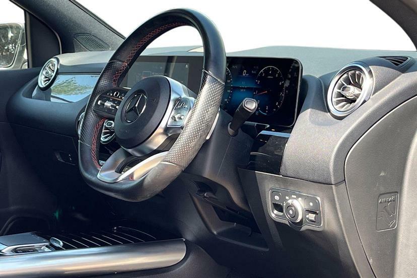 Mercedes-Benz B Class B200 Amg Line Premium White #4