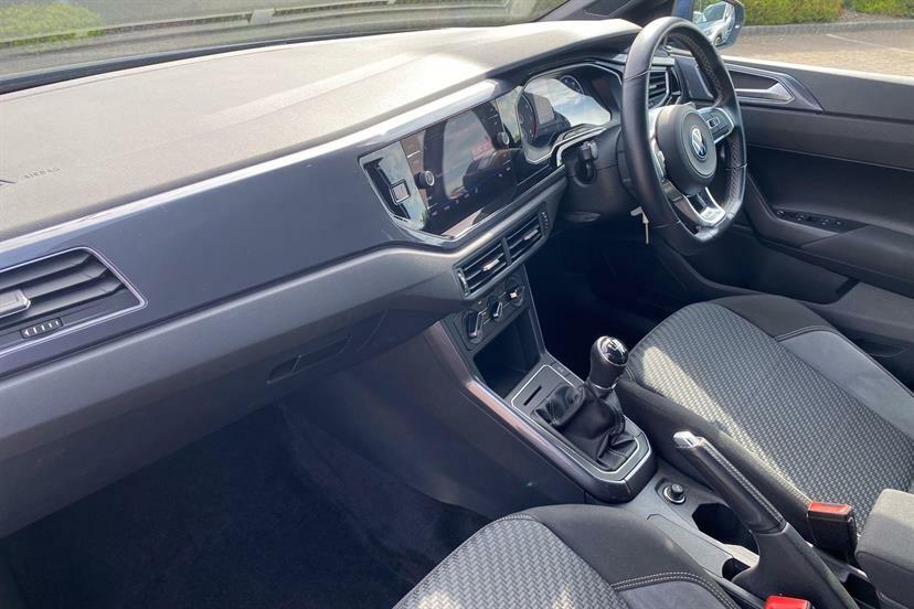 Volkswagen Polo Match White #16