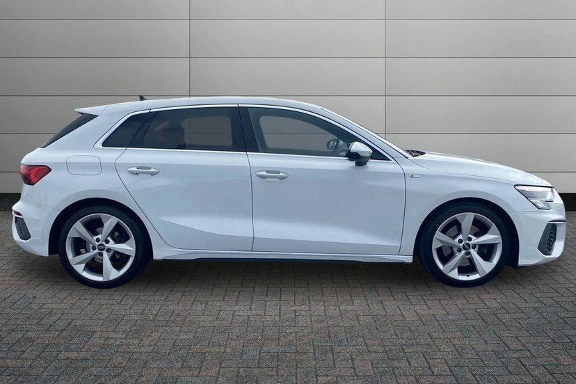 Audi A3 1.5 Tfsi 35 S Line Sportback S Tronic GL21YUB White #4