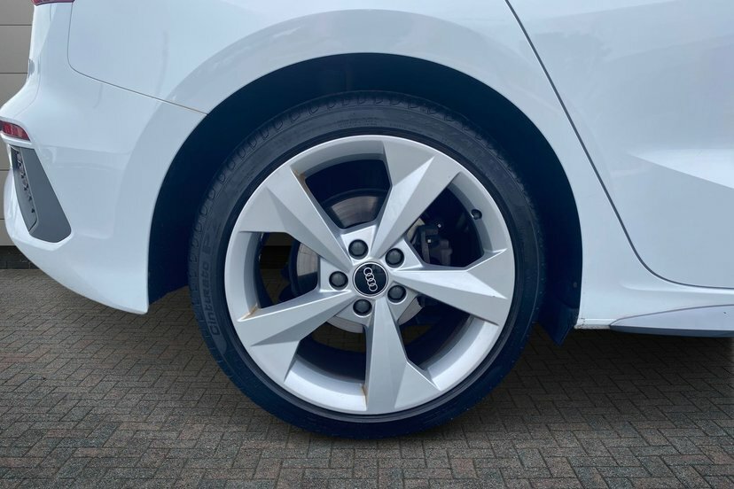 Audi A3 1.5 Tfsi 35 S Line Sportback S Tronic GL21YUB White #5