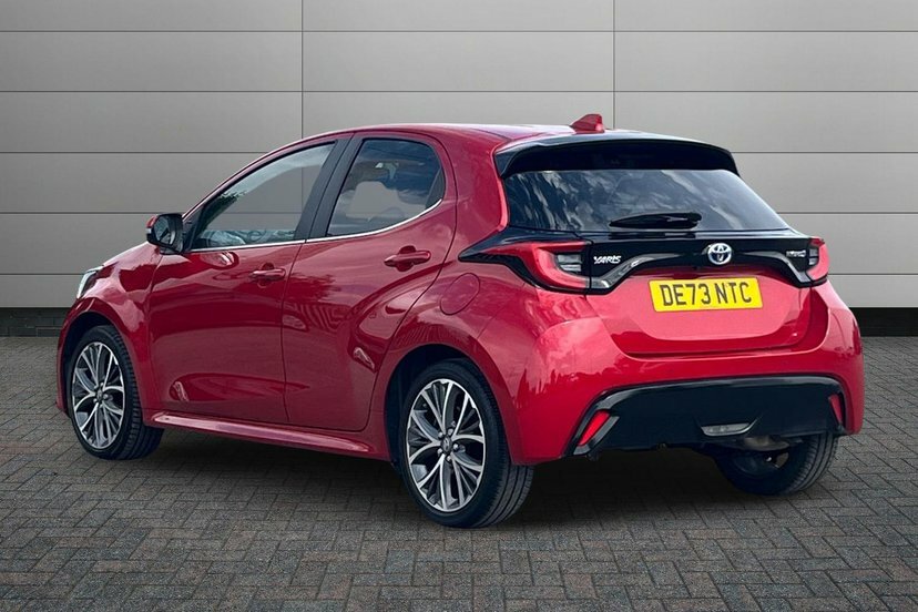 Toyota Yaris 1.5 Vvt-h Excel Hatchback Hybrid E-cvt DE73NTC Red #4