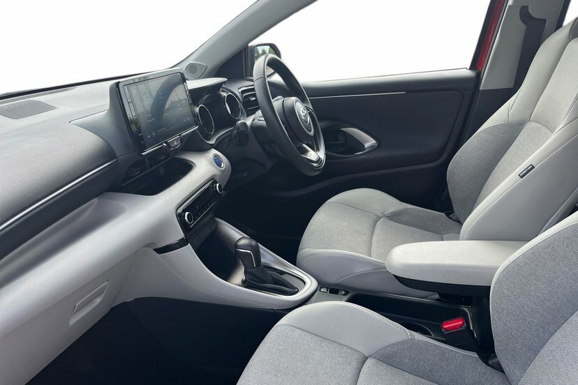 Toyota Yaris 1.5 Vvt-h Excel Hatchback Hybrid E-cvt DE73NTC Red #3