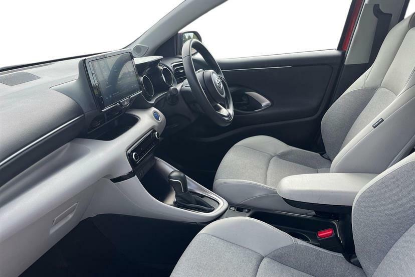 Toyota Yaris 1.5 Hybrid Excel Cvt Red #2