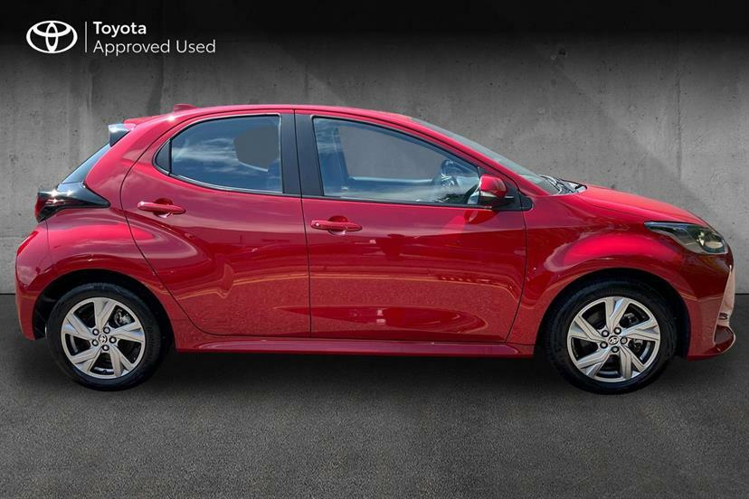 Toyota Yaris 1.5 Hybrid Icon Cvt #4