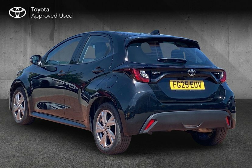 Toyota Yaris 1.5 Vvt-h Icon Hatchback Hybrid E-cvt FG25EUV Black #4