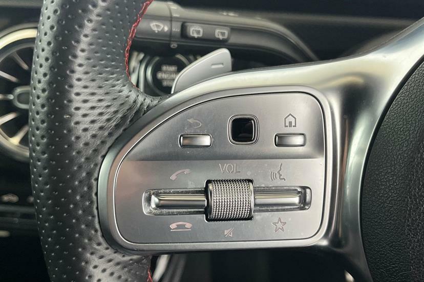 Mercedes-Benz A Class 1.3 A200 Amg Line Night Edition ... White #26