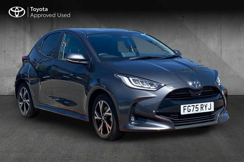 Toyota Yaris 1.5 Vvt-h Design Hatchback Hybrid E-cvt Grey