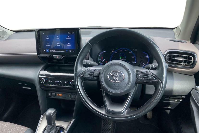 Toyota Yaris Cross 1.5 Hybrid Excel Cvt Black #4