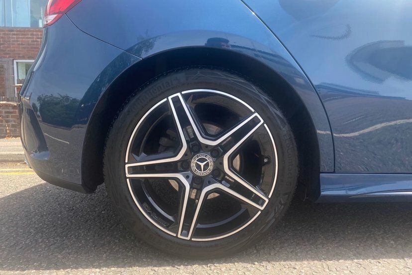 Mercedes-Benz A Class 1.3 A180 Amg Line Executive Hatchback FP72OJE Blue #4