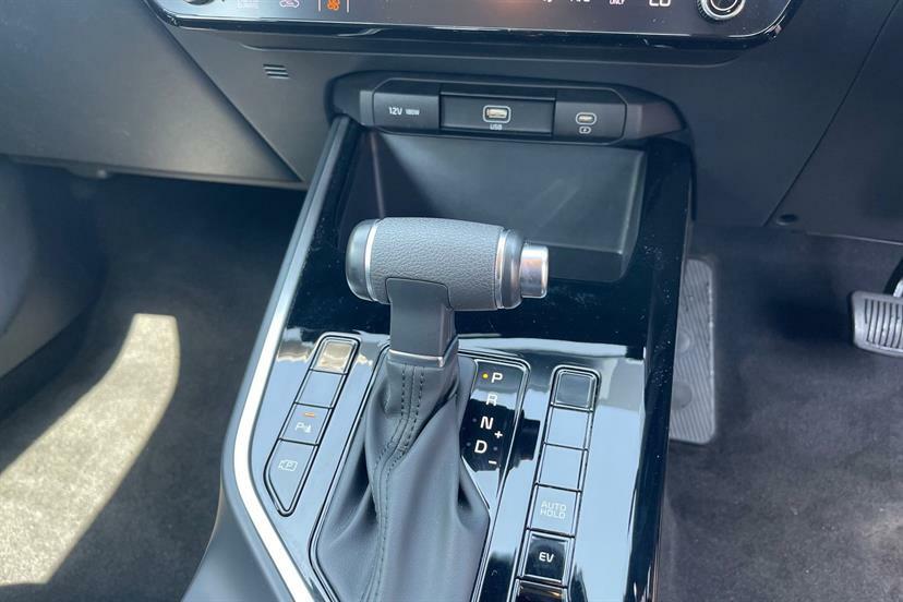 Kia Niro 1.6 Gdi Hybrid 3 Dct White #8