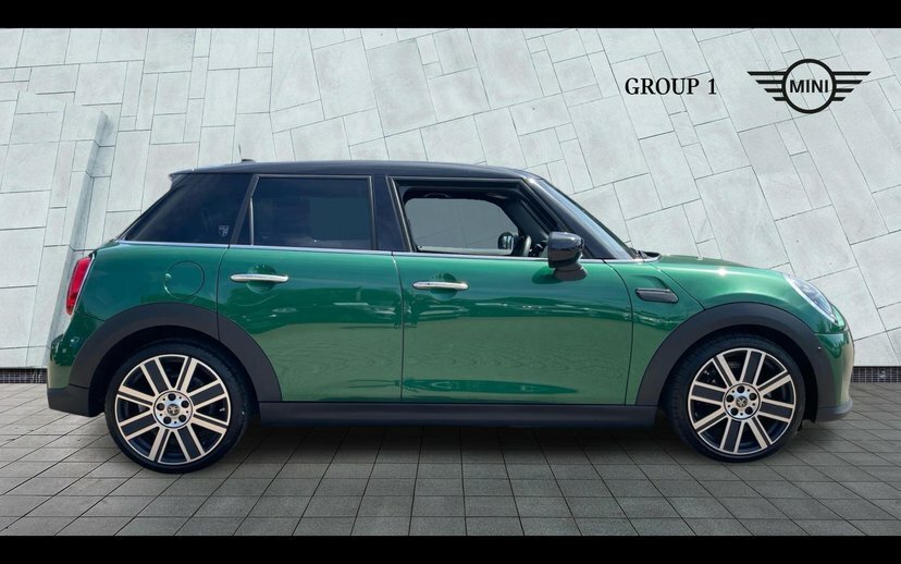 Mini Hatch 5-Door Hatch Cooper Exclusive EO23TCU Green #3