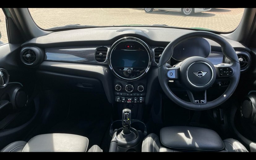Mini Hatch 5-Door Hatch Cooper Exclusive EO23TCU Green #4