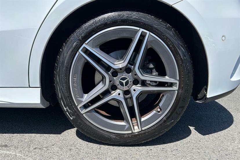Mercedes-Benz A Class A200 Amg Line Executive White #4