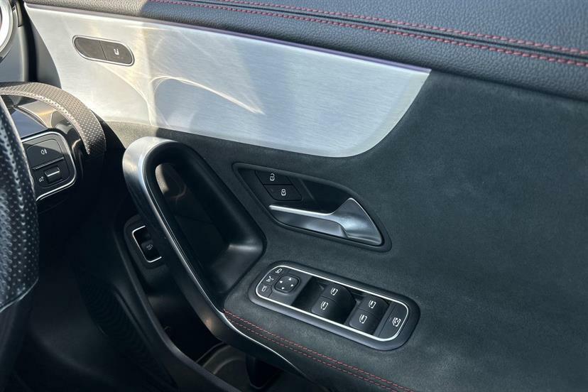 Mercedes-Benz CLA Class Cla 180 Amg Line Premium Plus Night Edition Ti Red #27
