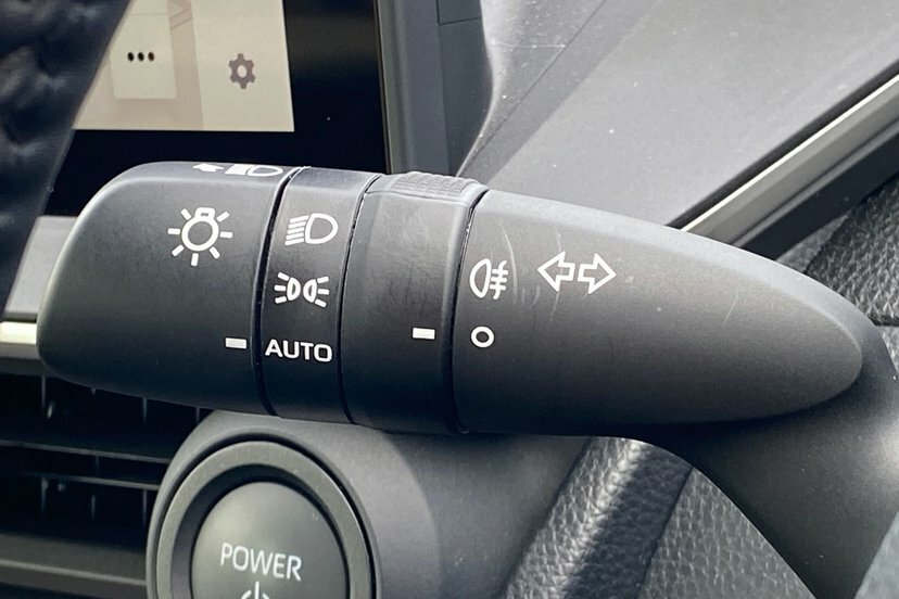 Toyota Prius 2.0 Phev Design Cvt Black #30