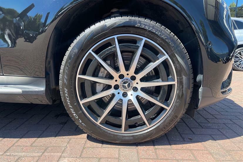 Mercedes-Benz EQC 400 300Kw Amg Line 80Kwh Black #4